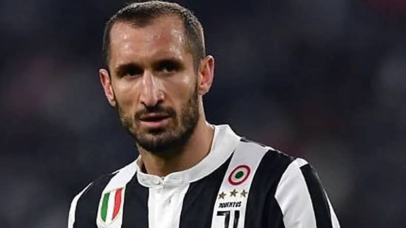 كيليني يعلن اعتزاله دوليا بعد مواجهة الأرجنتين