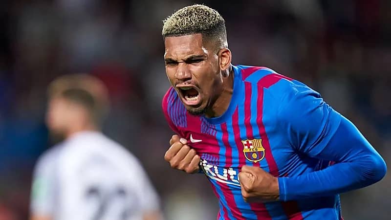 برشلونة يجدد عقد أراوخو حتى 2026