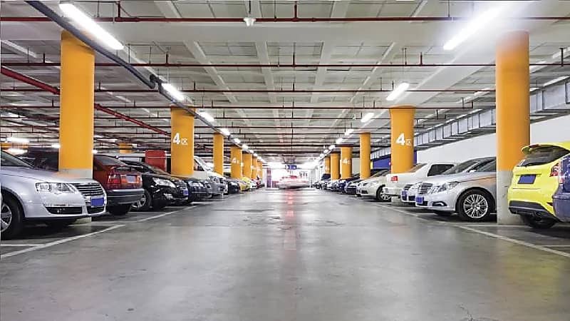 تحديد ضوابط تخصيص مواقف المركبات عند العمائر السكنية بالرياض