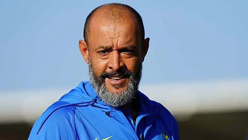 مدرب الاتحاد يستبعد 9 لاعبين