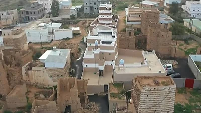 بالفيديو.. منزل يتحول لمتحف معماري مفتوح في عسير