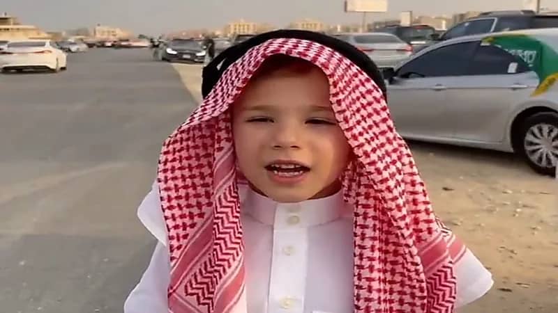 بالفيديو.. عفوية طفل أرجنتيني يحتفل باليوم الوطني