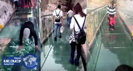 بالصور.. إزالة التعديات على المواقف العامة بحي ثليم