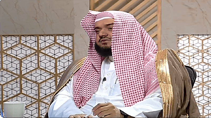 بالفيديو.. حكم نسيان بعض تكبيرات الانتقال خلال الصلاة