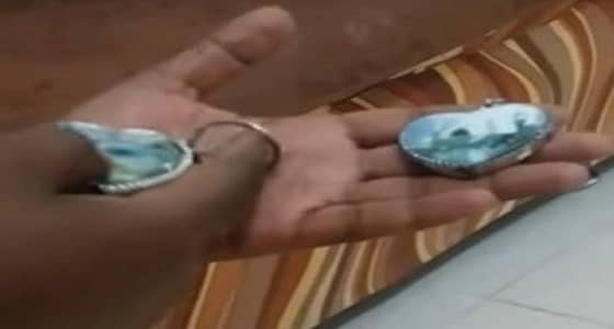 بالفيديو.. مفاجأة غير متوقعة وجدها مواطن تباع عند الحرم النبوي