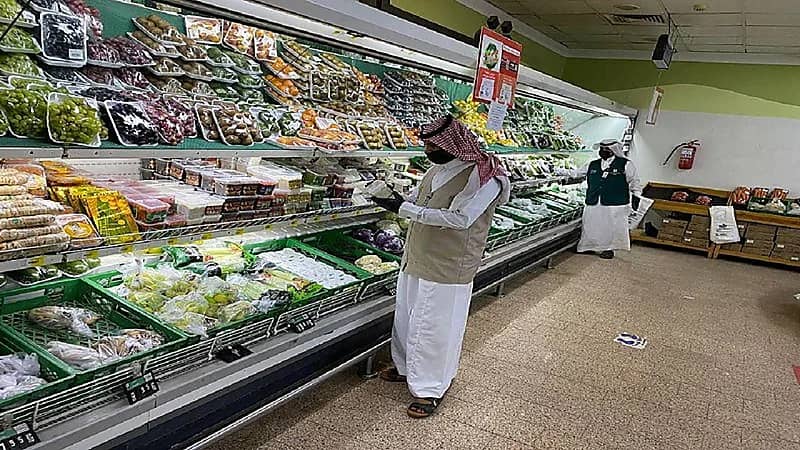 أمانة نجران تُواصل جولاتها الرقابية على المنشآت التجارية