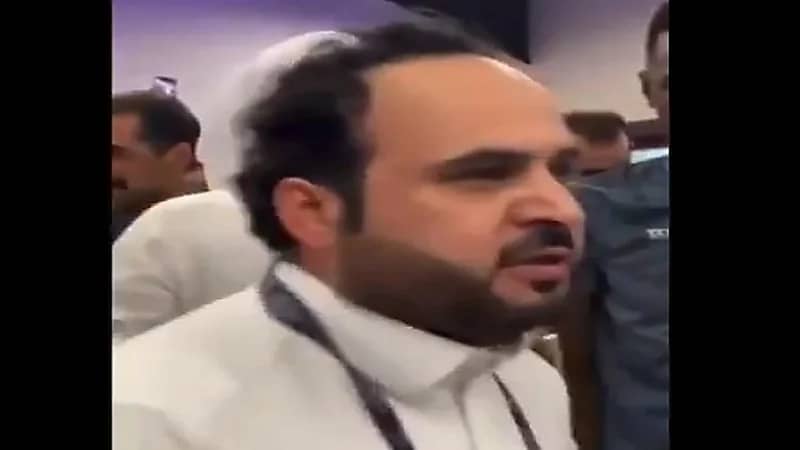 بالفيديو.. رئيس الباطن يكأفئ لاعبي الفريق بـ 125 ألف ريال لكل منهم