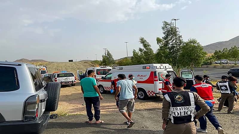 إصابة 8 أشخاص من عائلة واحدة على الطريق الدائري بالطائف