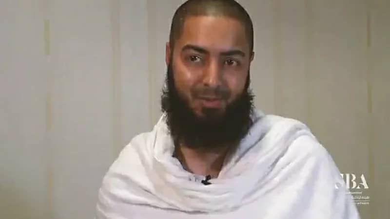 بالفيديو.. حاج بريطاني مقيم بالمملكة يحقق حلمه بأداء الحج هذا العام