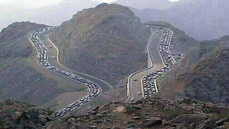 فتح طريق الهدا بالاتجاهين بعد إغلاقه