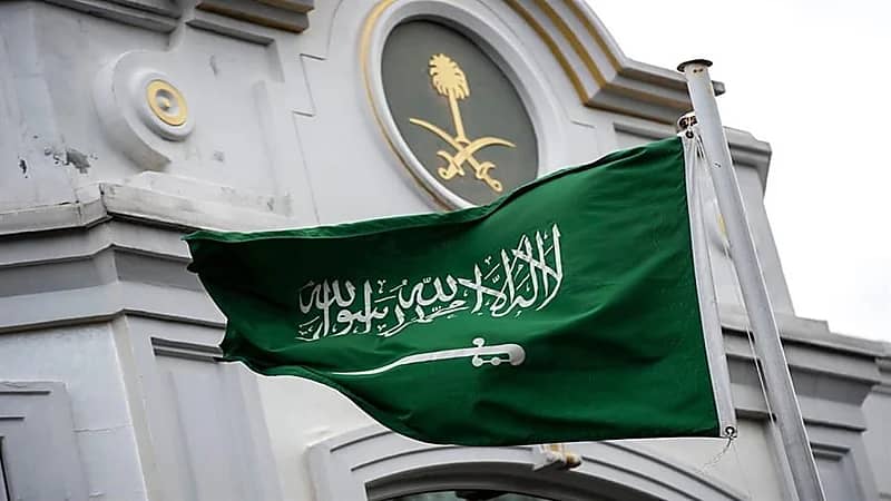 قنصلية المملكة في جنيف تنبه مواطنيها بإلغاء قيود كورونا في سويسرا بدءًا من اليوم