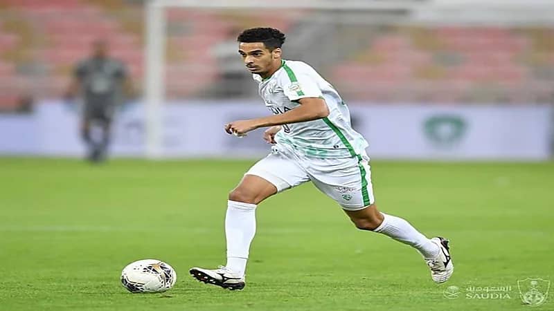 الأهلي يقترب من تجديد عقد الأسمري 