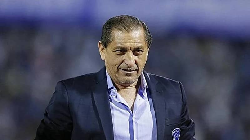 فرصة أخيرة من دياز لبدلاء الهلال  