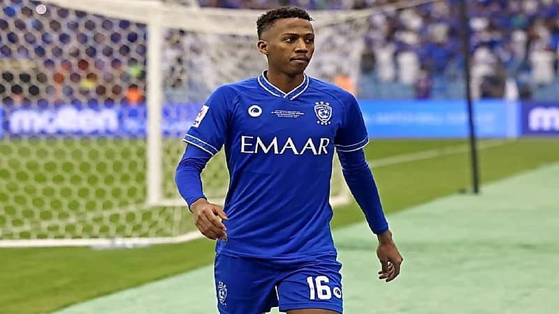 الهلال يقترب من تجديد عقد الدوسري 