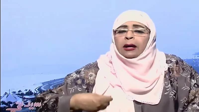 أخصائية : الحنان المبالغ فيه من الأم يضيع شخصية الرجل (فيديو)