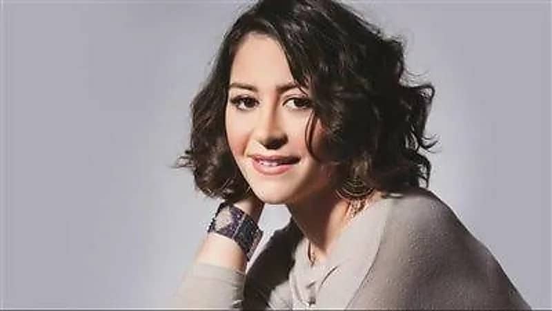 أديب يكشف مفاجأة عن قضية منة شلبي: العبوات المضبوطة "فراولة"