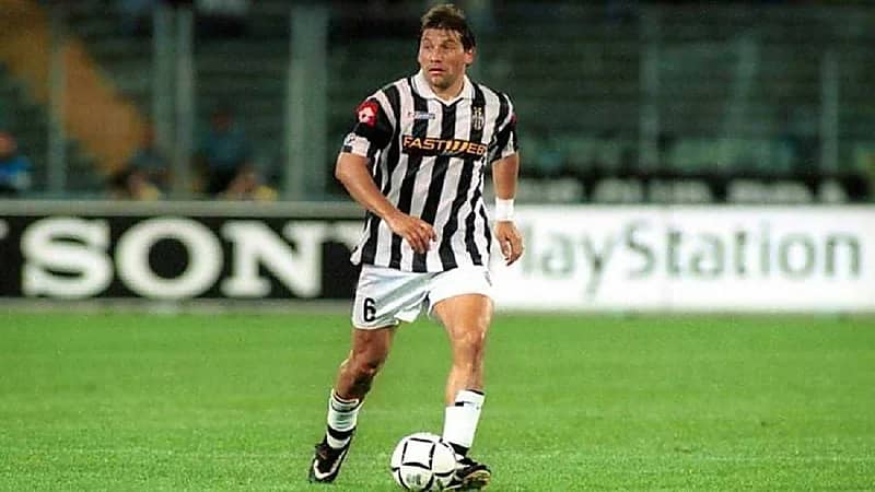 الموت يغيب فابيان أونيل عن عمر يناهز 49 عاما 