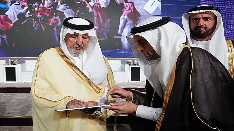 بالصور .. تدشين هويتي "صنع في مكة" و"صنع في المدينة"