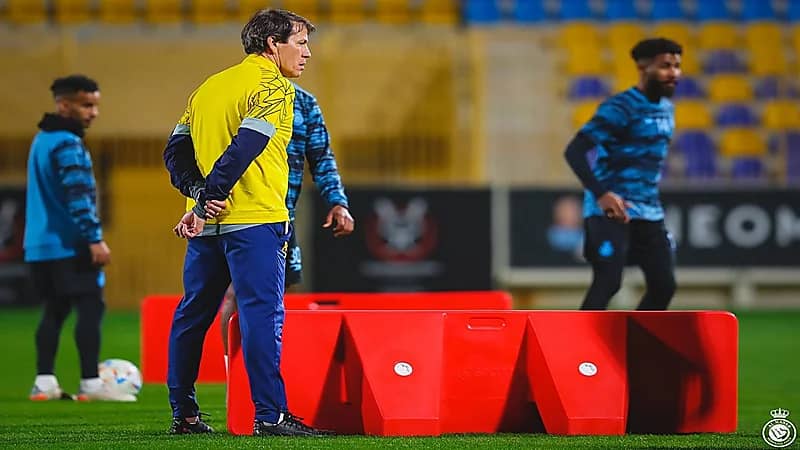 مدرب النصر في مأزق صعب قبل مواجهة الاتفاق 
