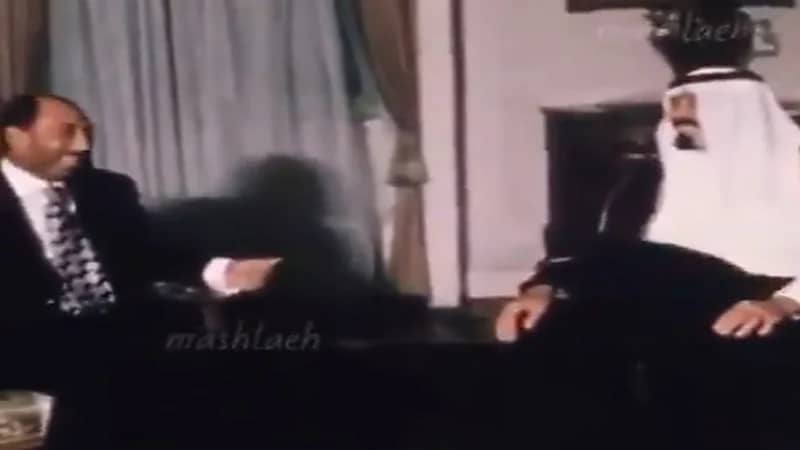 شاهد.. فيديو نادر للملك عبدالله مع الرئيس المصري الراحل أنور السادات خلال زيارته للقاهرة