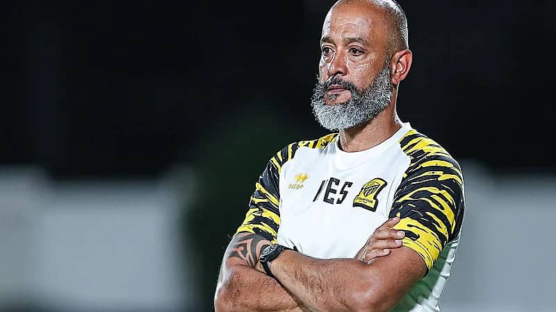 عائق وحيد يمنع نونو سانتو من تدريب ويست هام