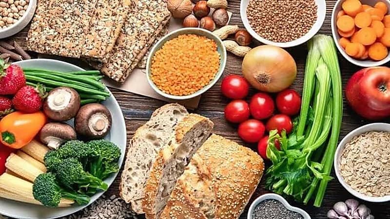 أطعمة شائعة يفضل التقليل منها في حالة الإصابة بالإسهال
