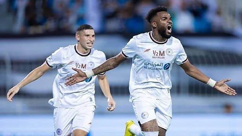 بيان من إدارة الشباب بشأن اللاعب "أرون بوبيندزا"