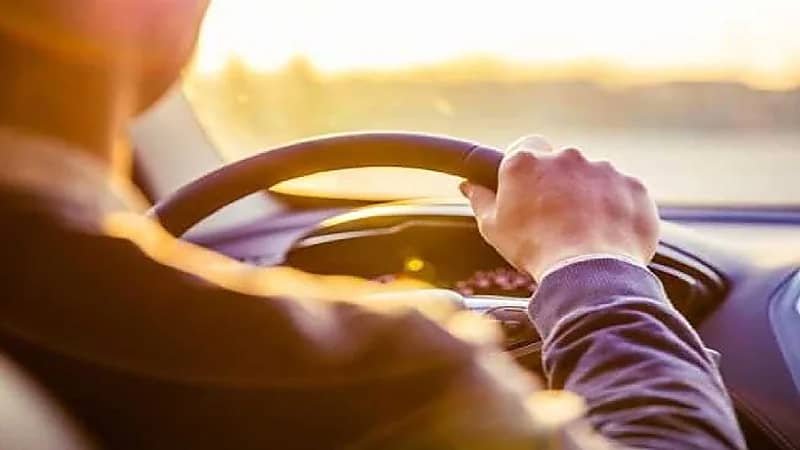 قصة فتاة وقعت ضحية سائق مدمن بأحد تطبيقات التوصيل ..فيديو