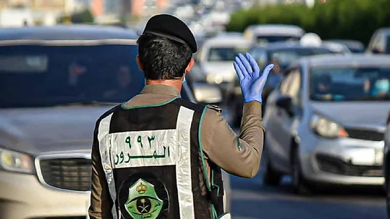 4 خطوات تساعد في القيادة الإيجابية على الطرق