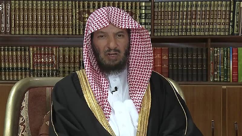 حكم إقراض المال لتمويل مشروع وطلب سداده مع نسبة أرباح (فيديو)