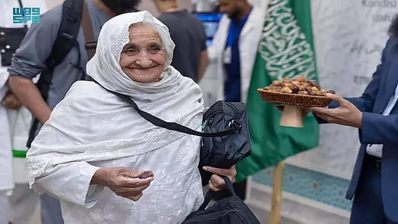 وصول أولى رحلات المستفيدين من مبادرة "طريق مكة"من باكستان إلى المملكة