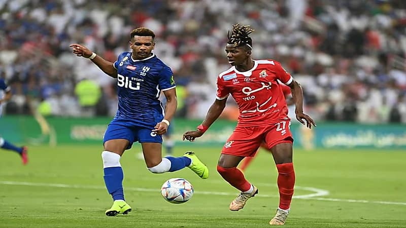 إسلام هوساوي بين الهلال والأهلي والشباب 