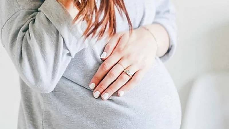 حقوق تحصل عليها المرأة الحامل حال تعنيفها خلال الولادة .. فيديو