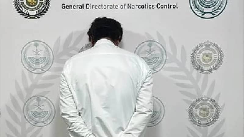 إحالة مواطن للنيابة العامة لترويجه 8 آلاف قرص إمفيتامين بتبوك