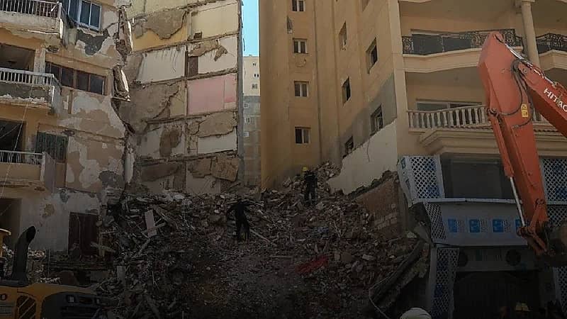 توسعة ملهى ليلي سبب انهيار عقار الإسكندرية - فيديو