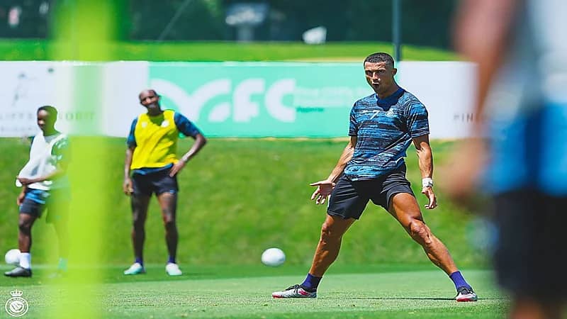 رونالدو يتحدى حراس النصر