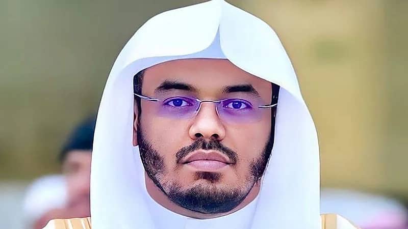 ياسر الدوسري يوضح حكم تشغيل القرآن بشكل دائم في المنزل .. فيديو