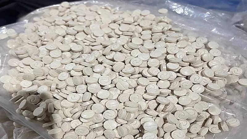 ضبط 6,438 قرص إمفيتامين بمخبأ سري داخل مركبة بالرياض