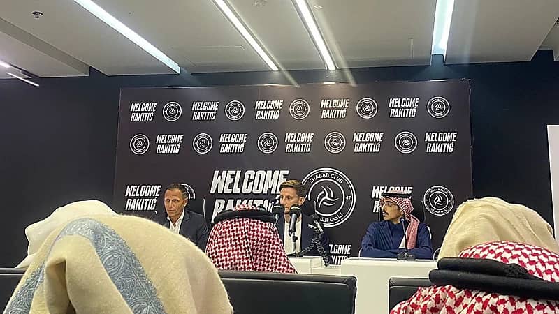 راكيتيتش يوضح سبب إختياره الرقم 30 مع الشباب