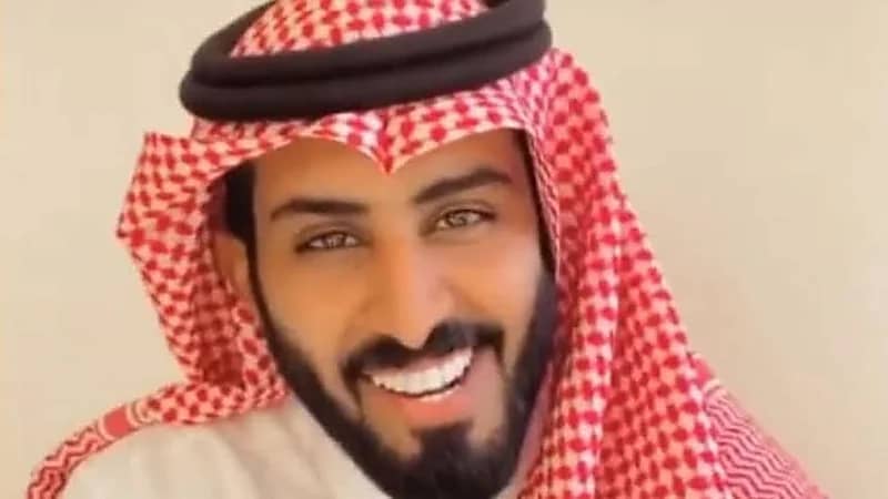 المطيري يقدم 8 سيارات مرسيدس وجي كلاس فاخرة كهدايا