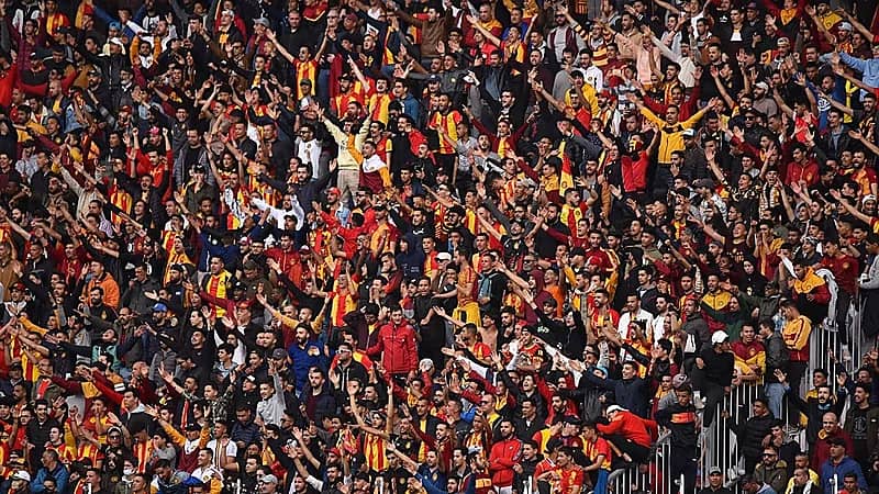 النجم الساحلي يطالب بمعاقبة الترجي بسبب جماهيره