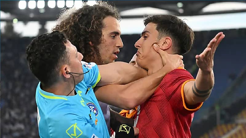 ديبالا يستفز لاعب لاتسيو غندوزي بصورة لكأس العالم .. فيديو