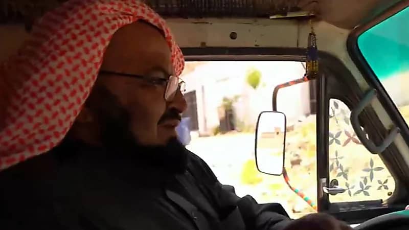 مواطن يروي تجربته في تربية الماشية وسعيه للحصول على الماجستير   .. فيديو