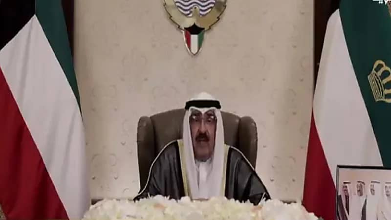 أمير الكويت يحل مجلس الأمة ووقف بنود بالدستور لمدة 4 سنوات .. فيديو
