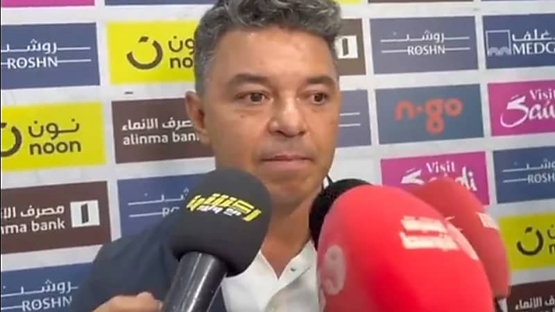 مدرب الاتحاد : هذا ليس المكان الذي أتحدث فيه عن عقدي .. فيديو