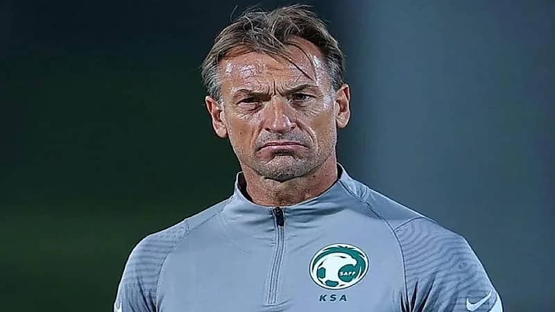 مدرب الأخضر السابق يقترب من قيادة الاتحاد