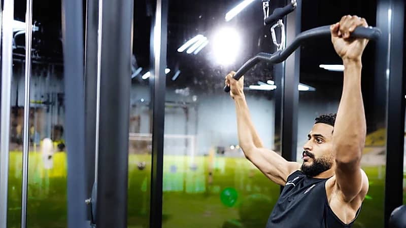 العمري ينضم لمعسكر الاتحاد بدبي