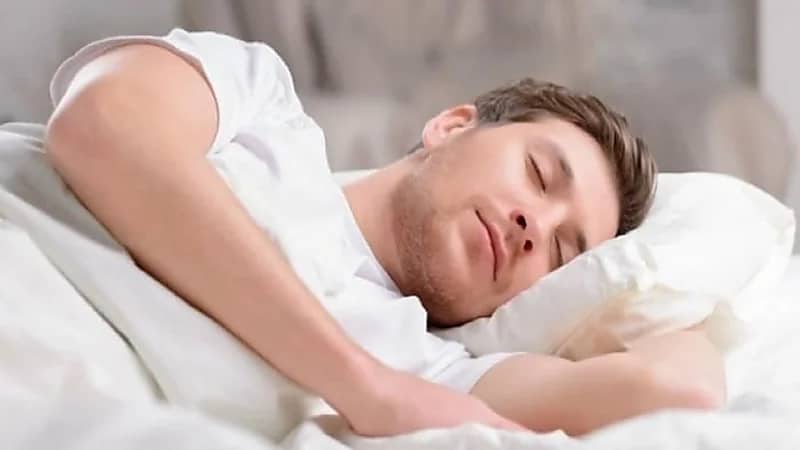 السبب العلمي وراء زيادة النوم في فصل الشتاء