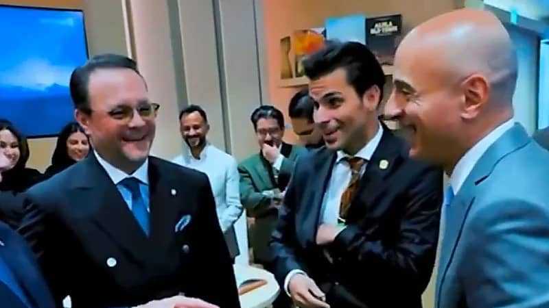 الجبير  ممازحاً  شاب: لن تتذوق أفضل من طبخي للكبسة.. فيديو