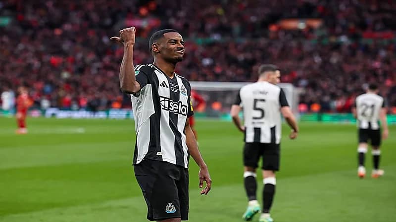 نيوكاسل يرفض بيع إيزاك